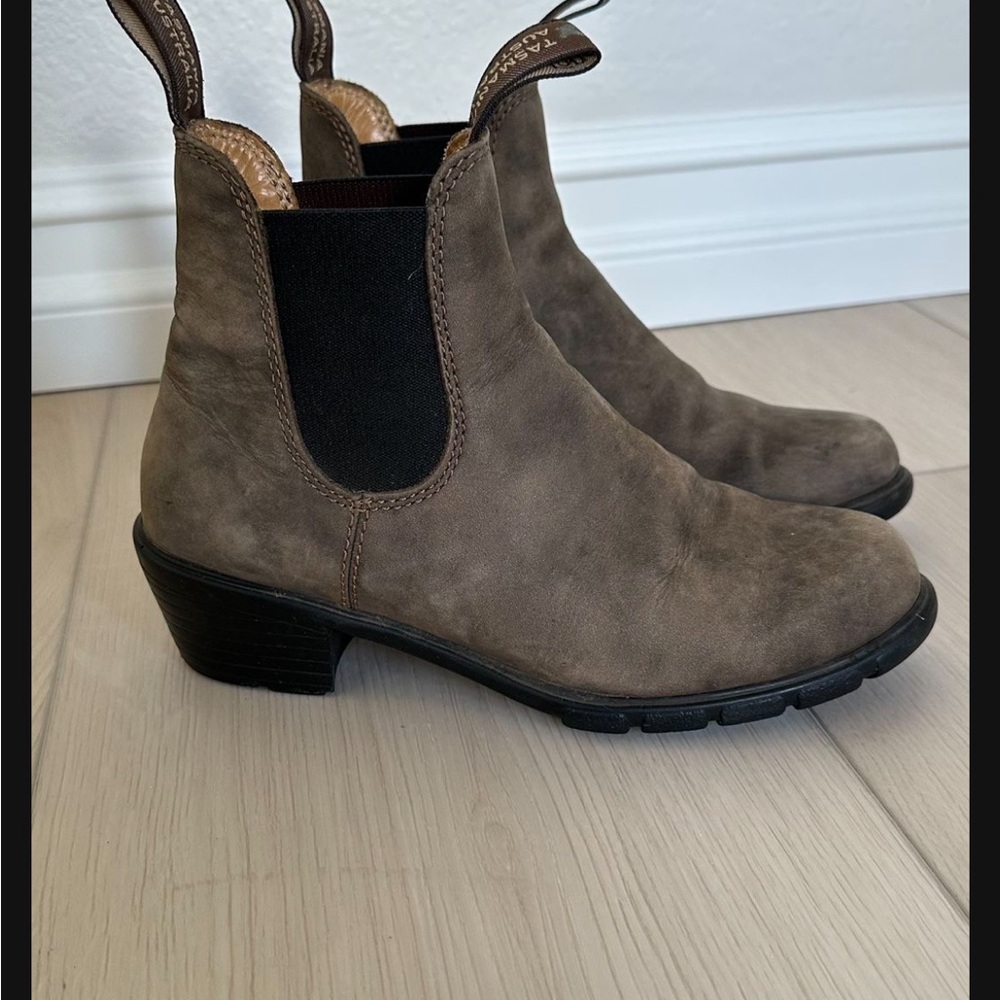 Women's Brown Chelsea Boots